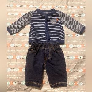 Newborn set, stretchy shirt/ cardigan,and  jean pants with stretchy waist.